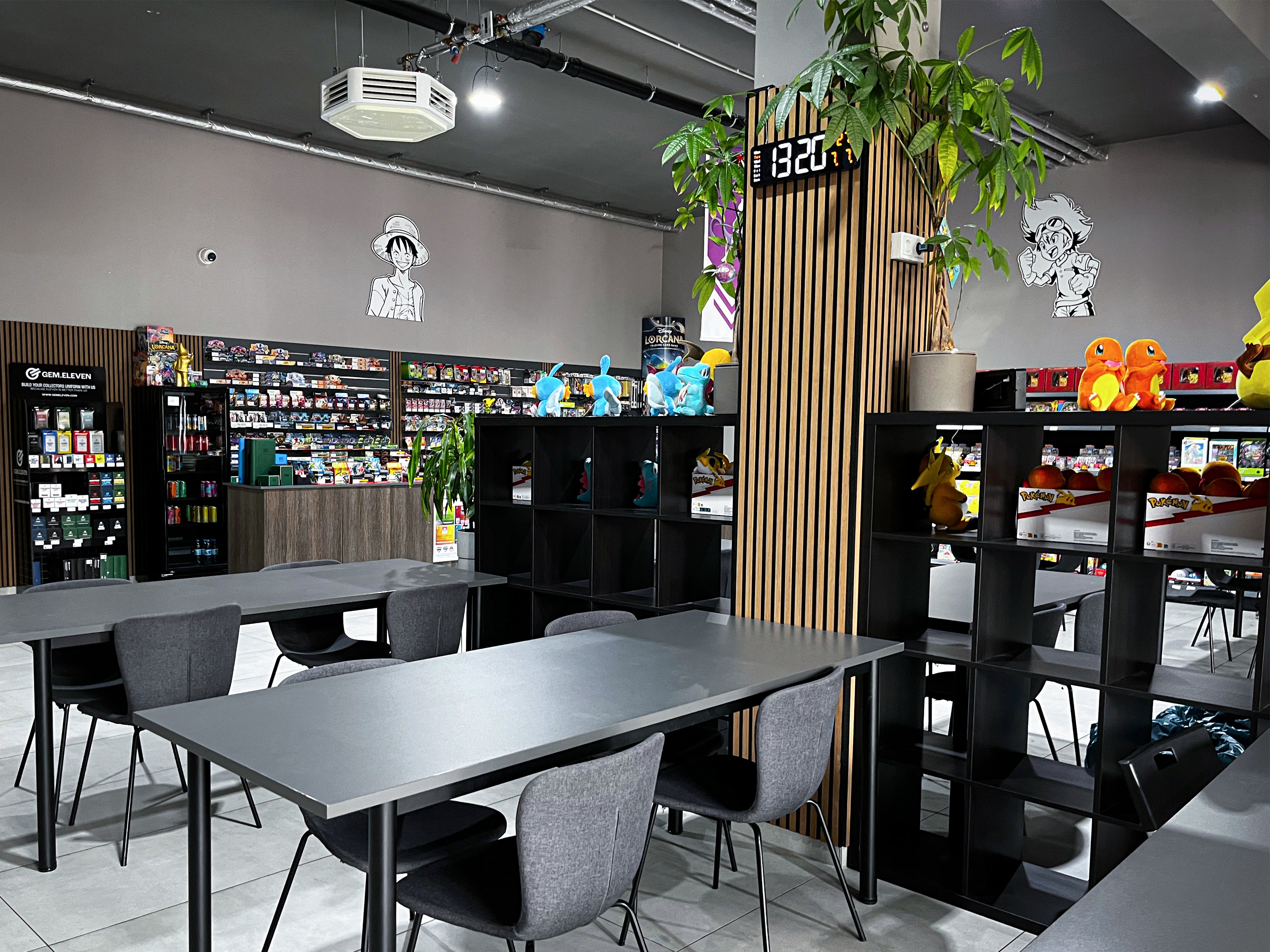 CardBuddys Hanau local game store, cards and play area